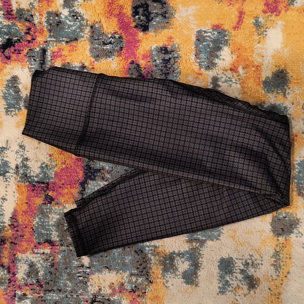 NWT Gilly Hicks Leggings